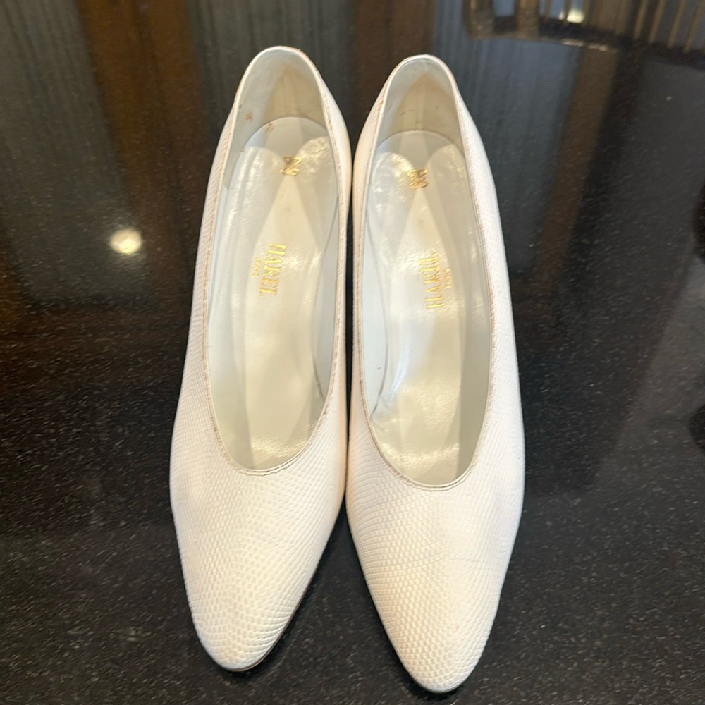 Harel Paris Lizard Skin Pumps Size 10.5 White